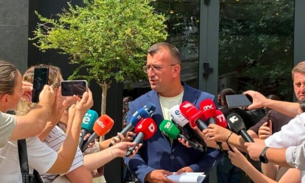 Ilir Ferati: VV të mos merret me punët tona të brendshme, kryetari i ka pezulluar takimet me ta
