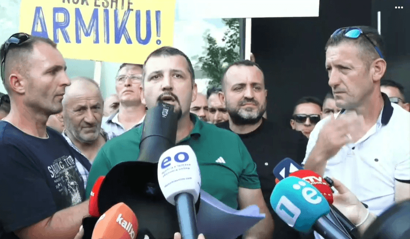 Fermerët i reagojnë ministrit Muja: Qumështi i Vitës është i Kosovës, jo i Serbisë