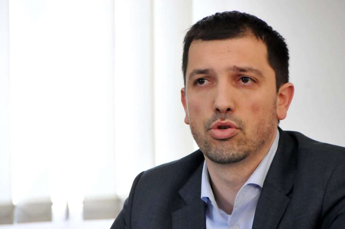 Renditja në PISA, Sejdiu: Pas 6 vitesh qeverisje, fëmijët tanë me rezultatet më të dobëta – kaq për “ndryshimin”