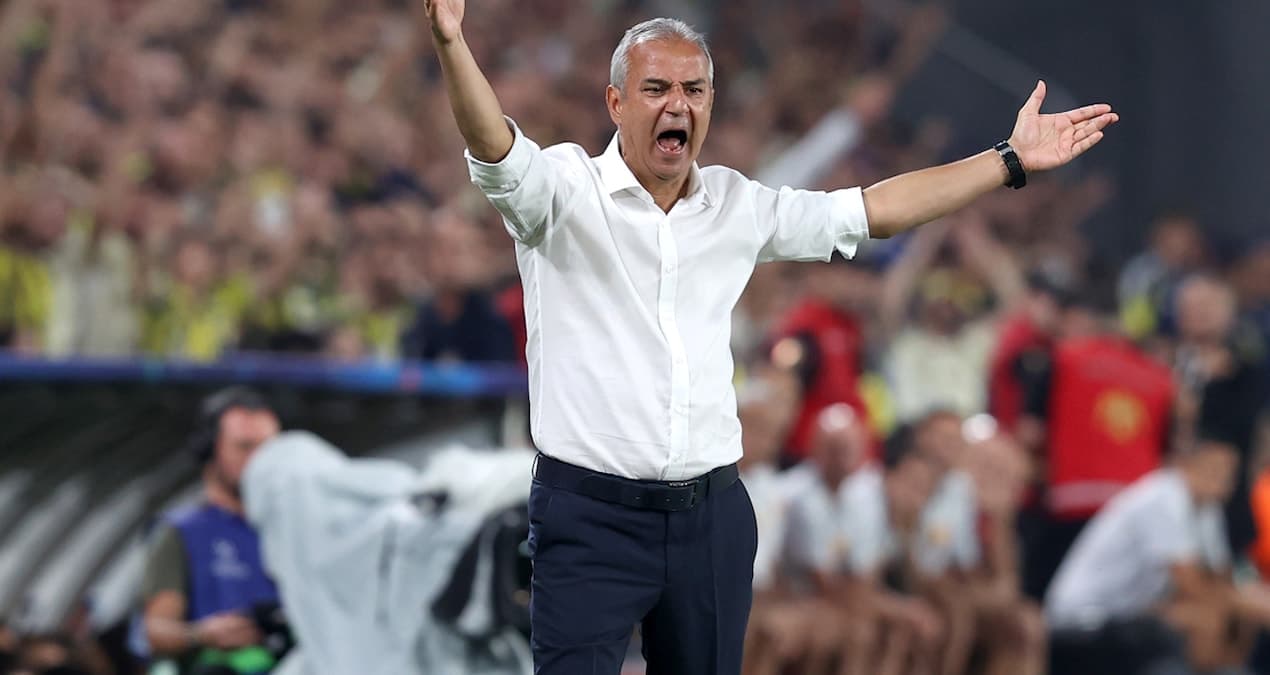 Tifozët e godasin me shishe, Kartal jep dorëheqjen – presidenti i Fenerbahçes e refuzon