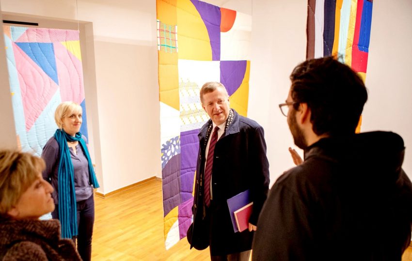 GIyORCwXYAA73lS-850x539