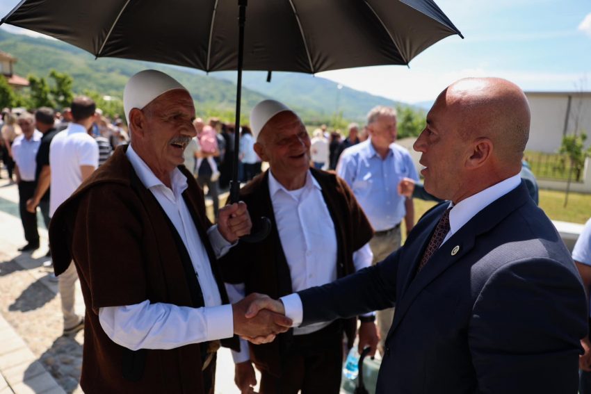 Haradinaj kujton të rënët në Korishë të Prizrenit  25 vjet pas  Serbia ende nuk ka pranuar asnjë përgjegjësi për krimet makabre