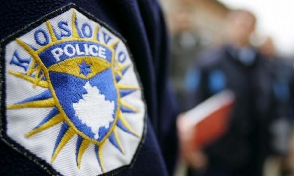 Podujevë  Policia konfiskon sasi të substancës narkotike dhe një thikë