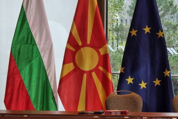 Liderët bullgarë  Bullgaria nuk pranon deklarata dhe sjellje që bien ndesh me Traktatin e Miqësisë me Shkupin