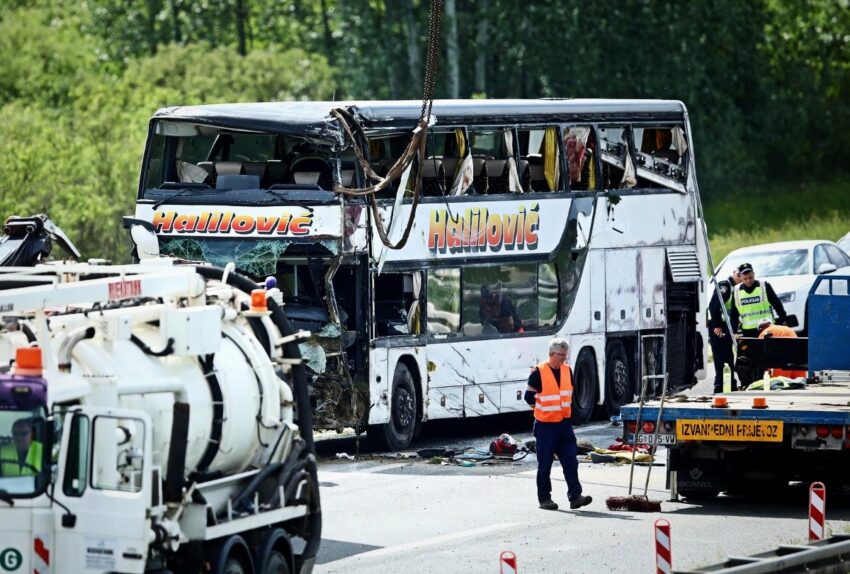 Kroaci  Raportohet për dy të vdekur dhe 31 të lënduar në një aksident mes autobusit dhe veturës