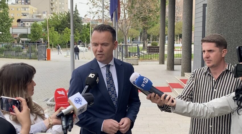 Peci  Me votimin e fshehtë po kërkojmë të respektohet vullneti i plotë i deputetëve