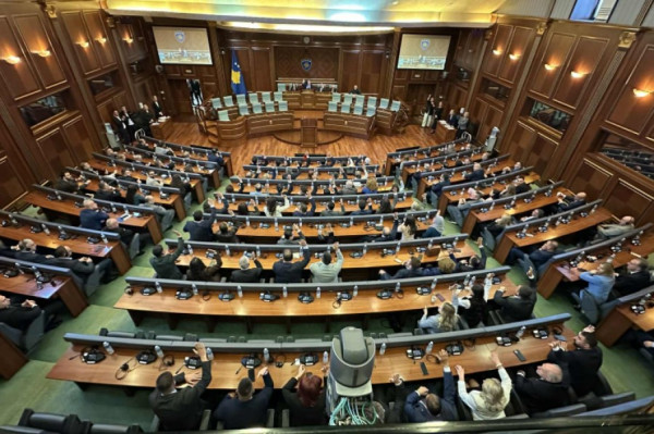 Kuvendi në bllokadë  sot tentativa e 11 të për konstituim