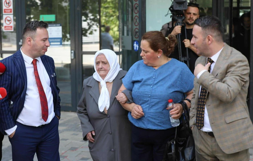  15 vjet janë pak  na i ka masakru    Nëna dhe motra e binjakëve binjakëve  flasin pas dënimit të Plleskoviqit për vrasjen e tyre