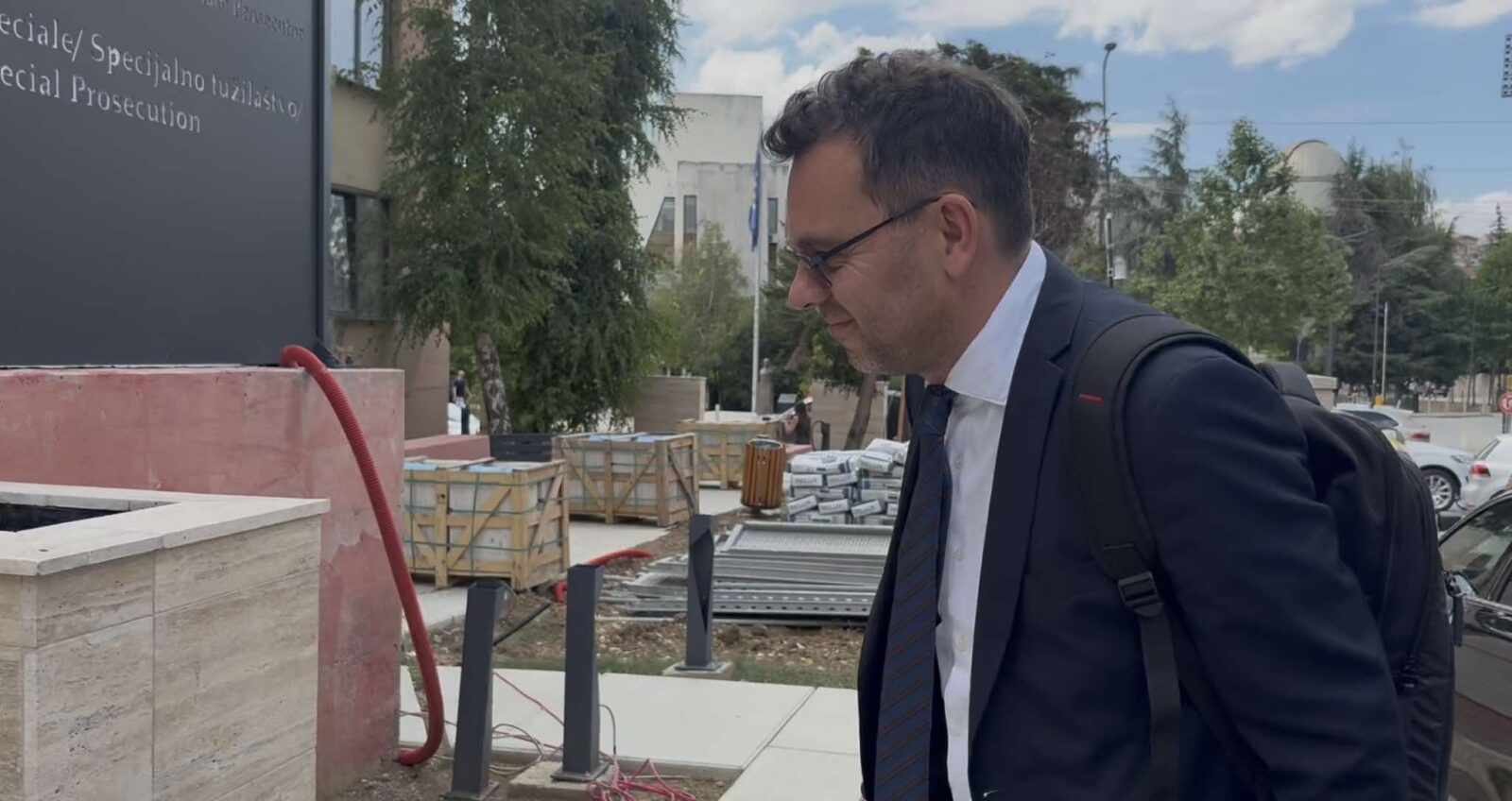 Skandali i rezervave shtetërore  Ish sekretari i Ministrisë së Industrisë Irfan Lipovica intervistohet nga Prokuroria Speciale