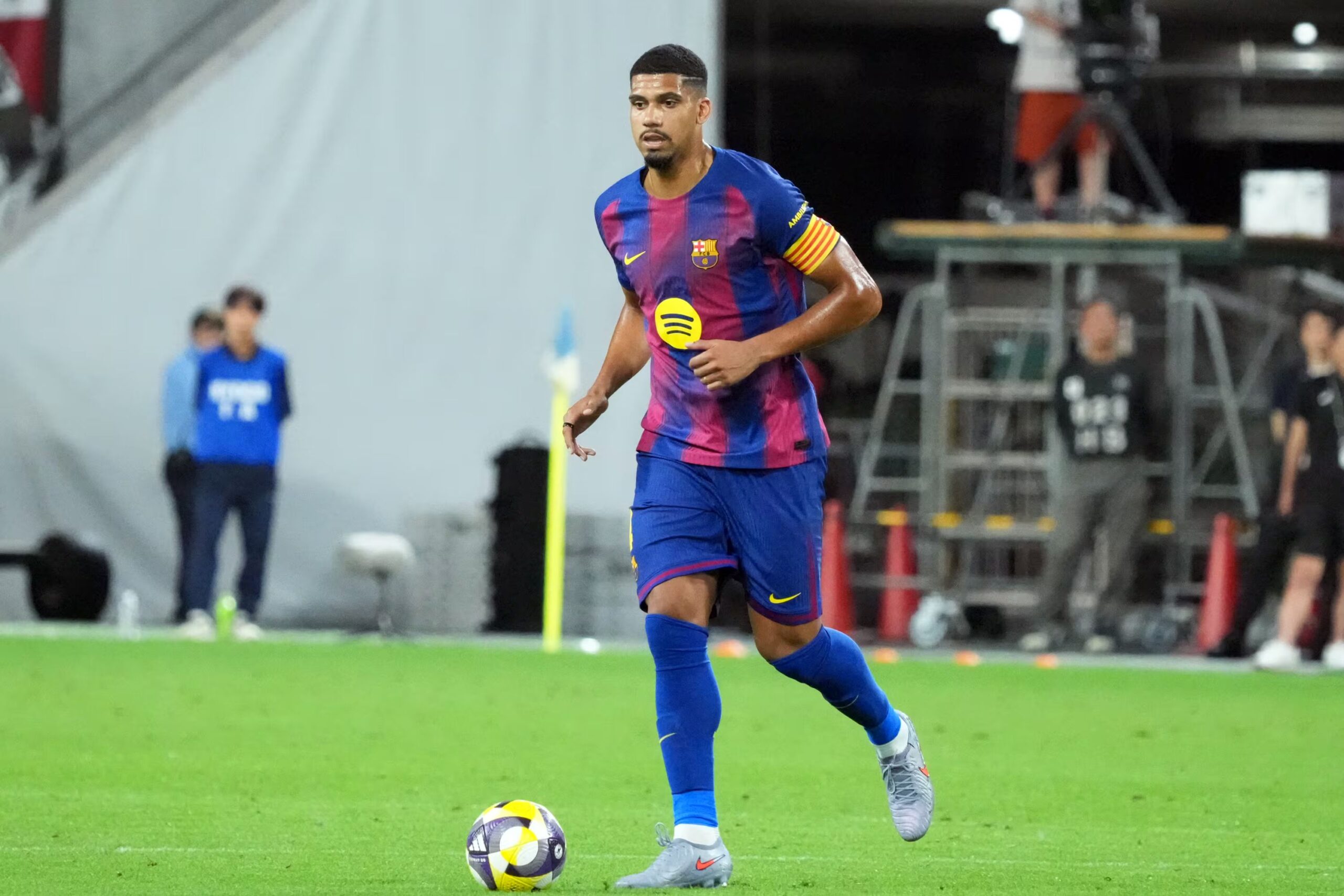 Ronald Araujo në radarin e gjigantit anglez Liverpool