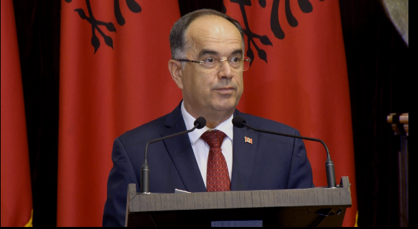 Presidenti Begaj autorizon Kryeministrin Edi Rama për nënshkrimin në Bordin e Paqes