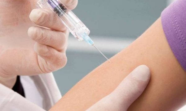 Britania miraton vaksinën për mbrojtjen nga HIV-i