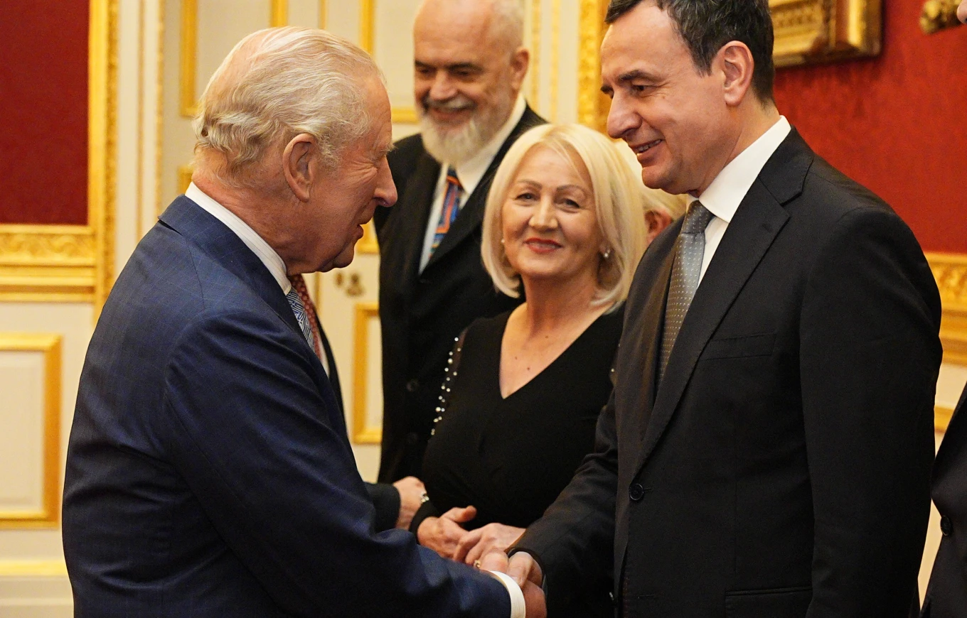 Në prag të Samitit të Procesit të Berlinit, Britanisë i rekomandohet të marrë lidership në Ballkan