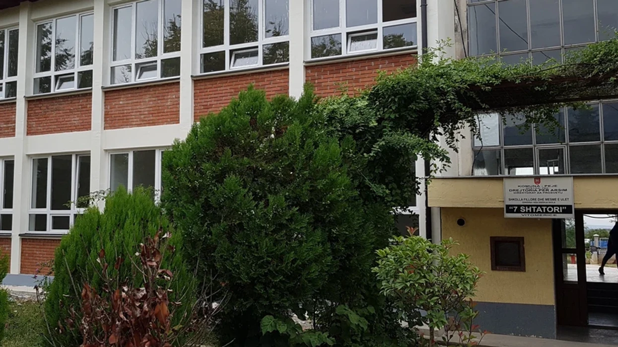 Helmohen disa nxënës në Vitomiricë të Pejës, Policia dhe Prokuroria nisin hetimet