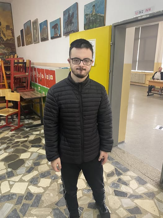 Drejtoresha e  Down Syndrome Kosova   Po iu mohohet e drejta e votimit personave me aftësi të kufizuara