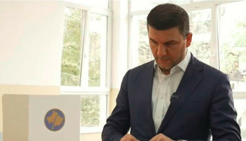 Voton Memli Krasniqi  kryetari i PDK së