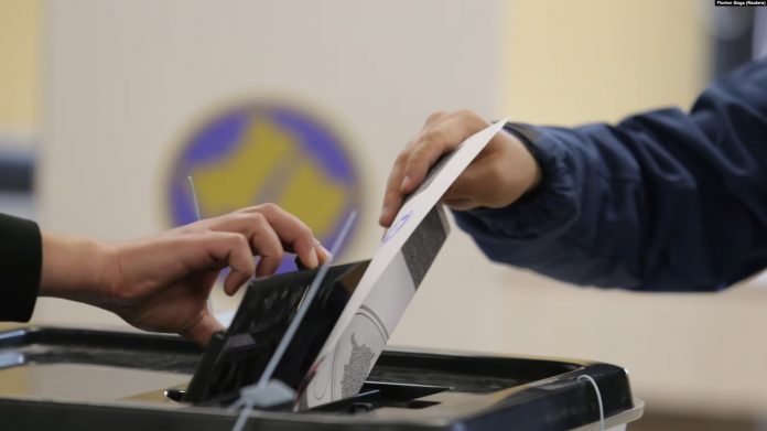 KOSOVA VOTON   është slogani për votimet e 28 dhjetorit