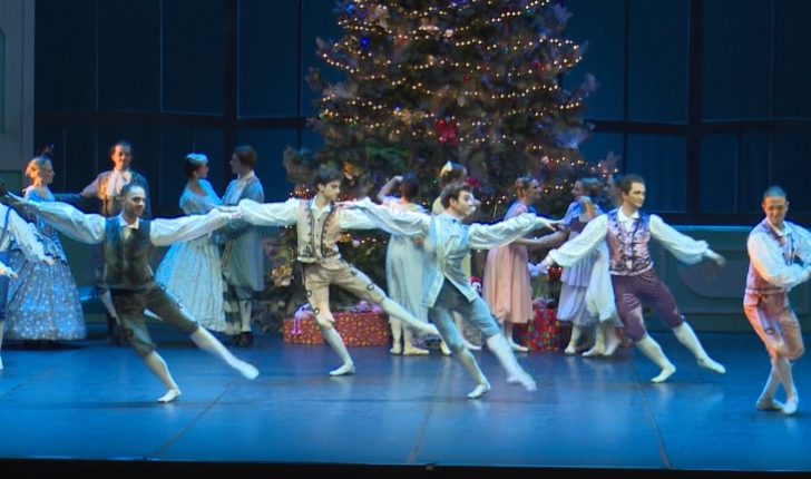 tkob-sjell-nje-program-te-pasur-per-festat-e-nentorit-aulon-naci-zbulon-aktivitetet