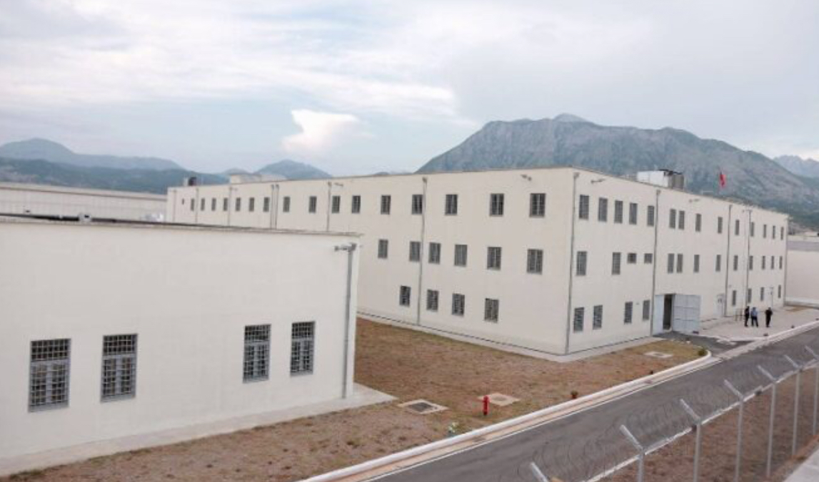 shkoder-vdes-ne-burg-i-denuari-me-25-vjet-per-vrasjen-e-gruas-shtatzene