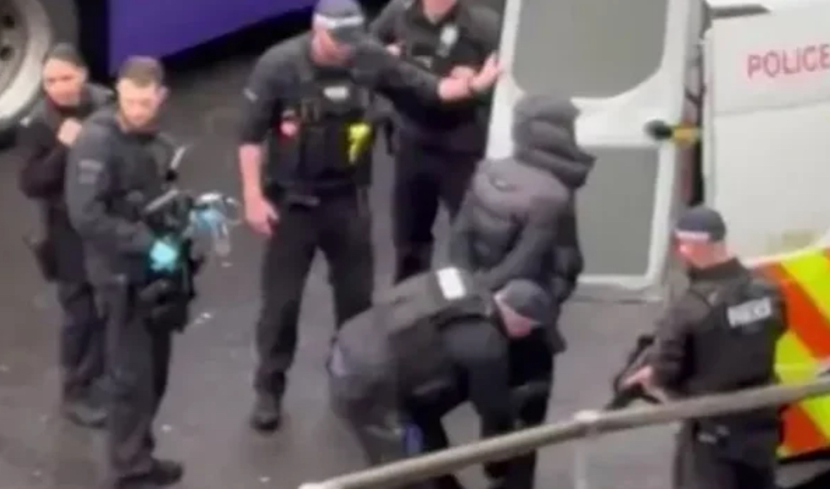 Sulm në Aeroportin Heathrow të Londrës  arrestohet një person