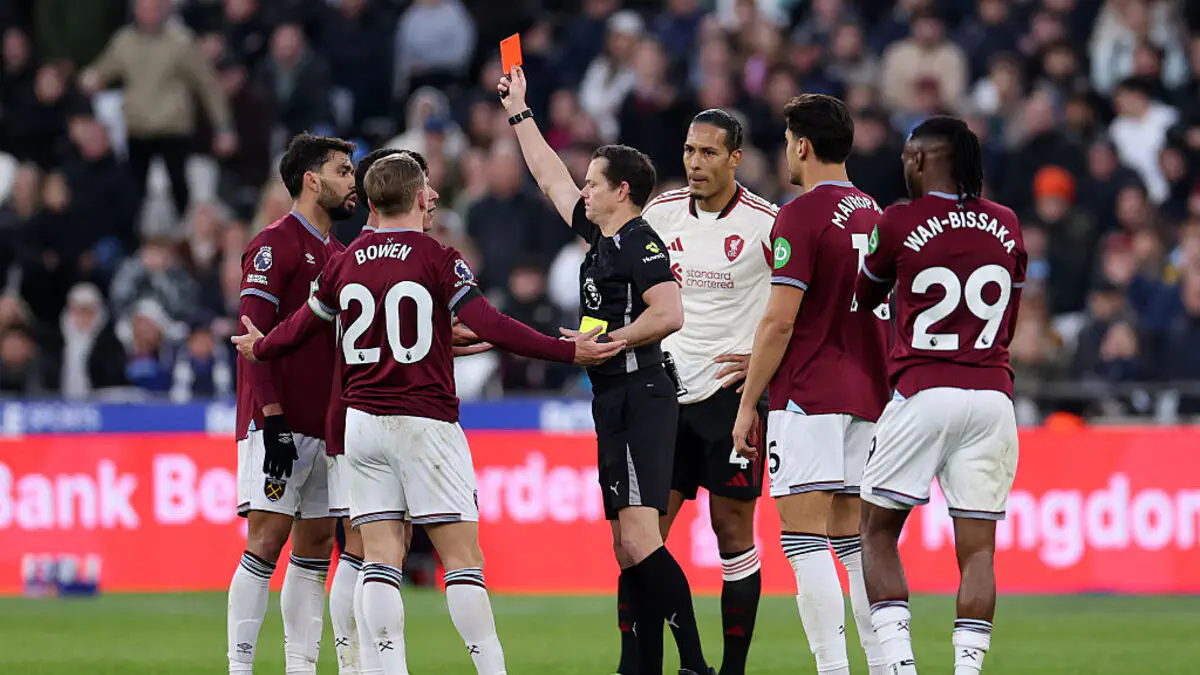 Paqueta shpërthen pas kartonit të kuq   Më vjen keq që nuk jam perfekt 