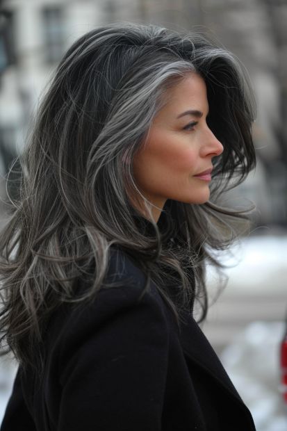 Flokët e bardha nuk tregojnë gjithmonë plakjen  çfarë i shkakton thinjat e hershme Teksti për portal 