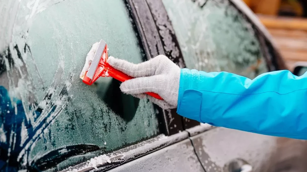 Pastrimi i veturës nga akulli  Gabime dhe veprime që mund t ju kushtojnë shtrenjtë nëse i anashkaloni