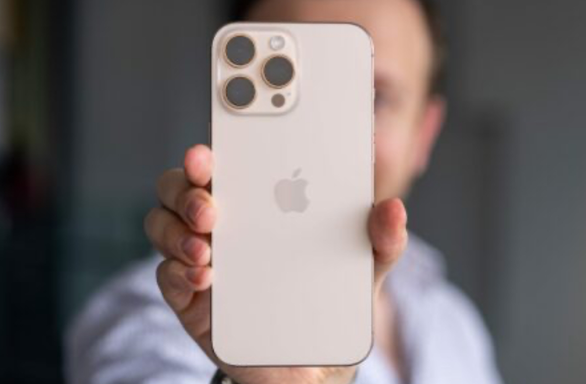 Shqetësim për përdoruesit e iPhone  Bateritë mund të fryhen gjatë fluturimeve