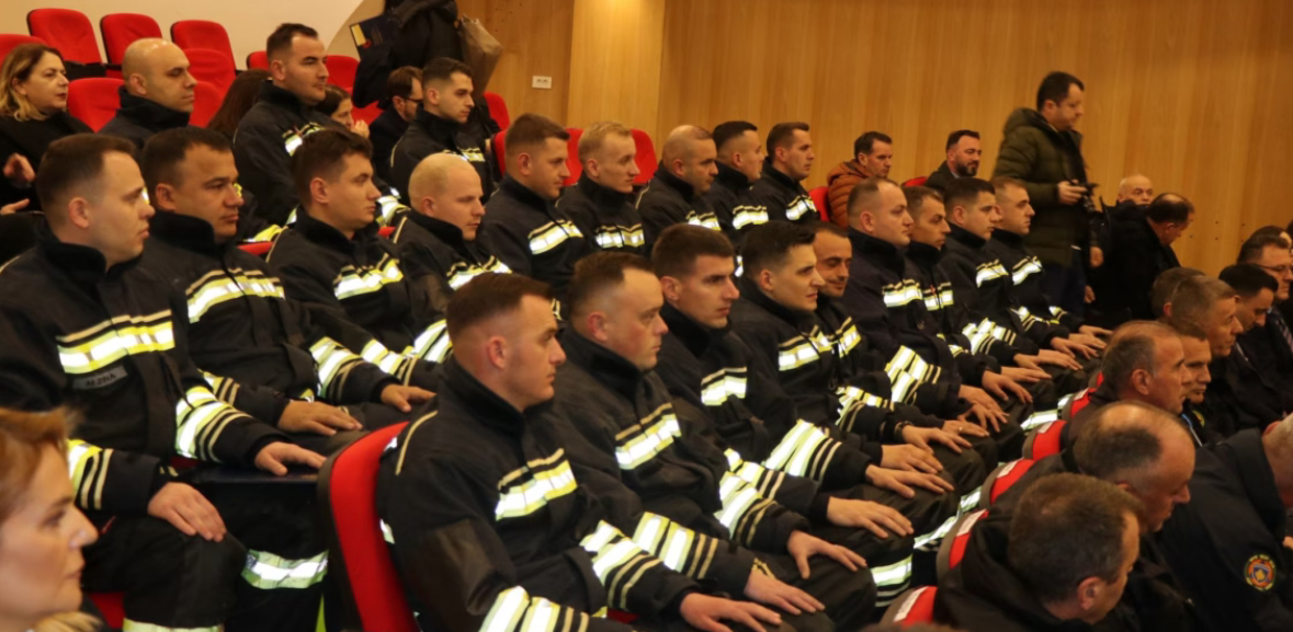 Diplomojnë 21 zjarrfikës të rinj