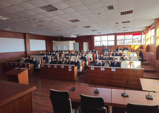 Kryetari i VV së në Junik kërkon që të bëhet narko testi për asambleistët e kësaj komune