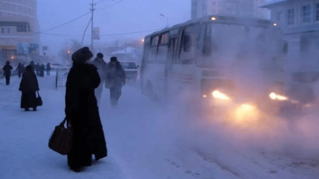 Qyteti më i ftohtë në botë  Shtëpitë nuk kanë tualete  por kanë nga tre dyer   ja si jetohet në  71°C