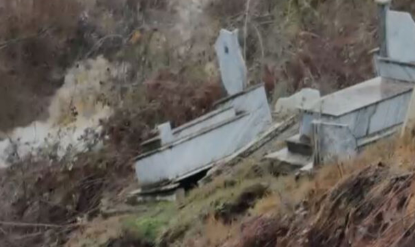 Rrëshqitje dherash në Dardhas të Pogradecit  dëmtohen varrezat e fshatit