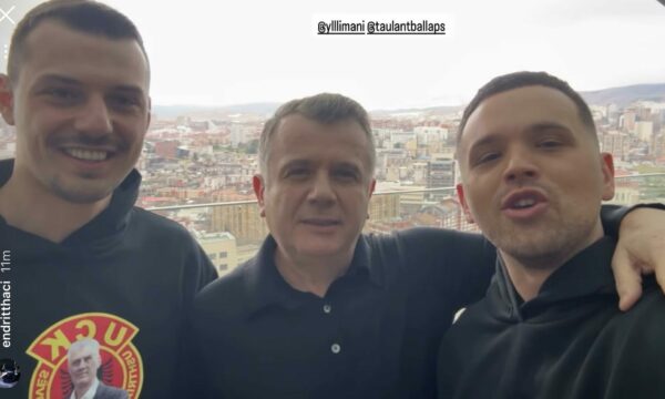 Endrit Thaçi publikon foto me Yll Limanin e Taulant Ballën