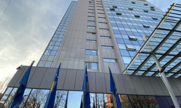 Themelohen dy ndërmarrje publike lokale  njëra në Fushë Kosovë e tjetra në Drenas