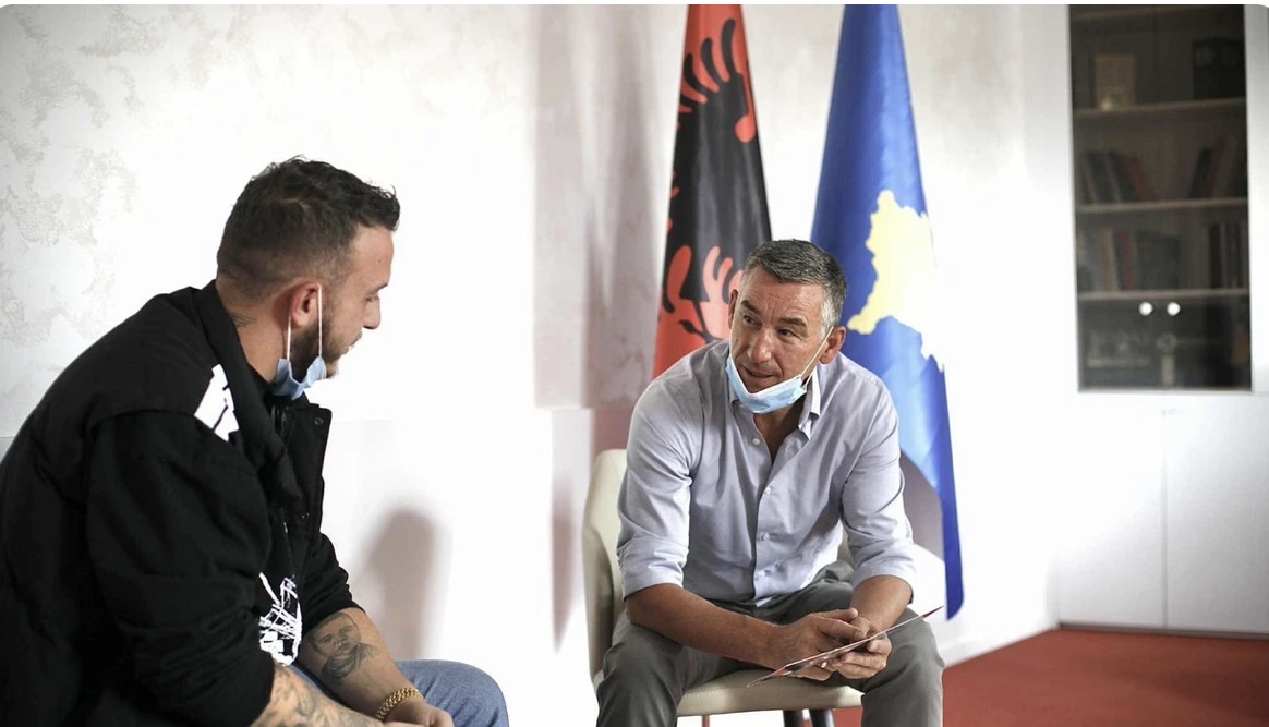 Mozzik për protestën në Prishtinë  Ky popull frymon UÇK  sot nuk ka mungesa