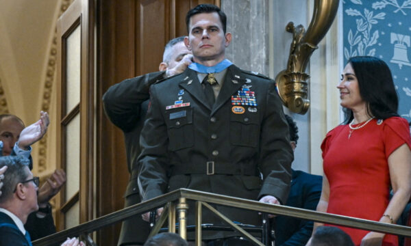 U plagos rëndë gjatë operacionit për arrestimin e Maduros  Trump nderon pilotin