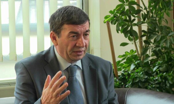 Arsim Bajrami vihet në dispozicion për President  u shkruan letër katër liderëve partiakë
