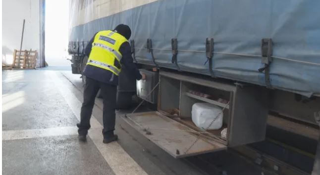 Kamioni i kompanisë kosovare kapet me 1 5 milionë euro drogë e ari në kufirin bullgar