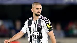 Gazetari italian me kritika për Edon Zhegrovën