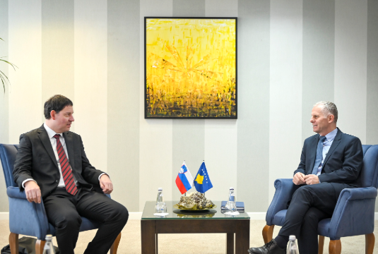 Bislimi mirëpriti përfaqësuesin e posaçëm të Sllovenisë për Ballkanin Perëndimor  Anžej Frangeš