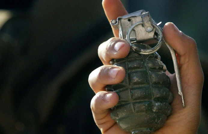 Gjakovë  Dorëzohet një person në polici  me vete kishte granatë dore