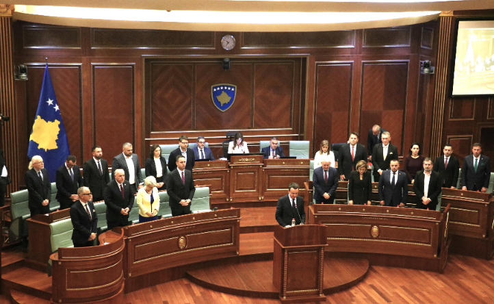 Pagë mesatare mbi 1 mijë euro në sektorin publik e dyfishim të shtesave   zotimet e Kurtit për mandatin e ri