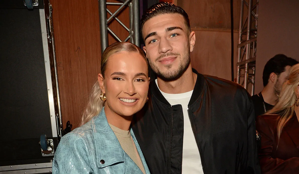 Pas ndarjes dhe ribashkimit  Molly Mae Hague në pritje të ëmbël