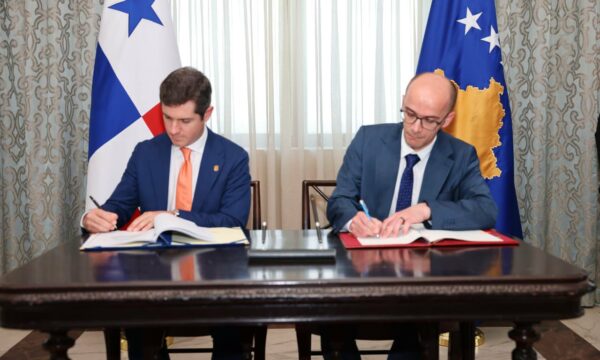 Kosova dhe Panama heqin vizat për pasaportat diplomatike  synohet liberalizimi edhe për qytetarët