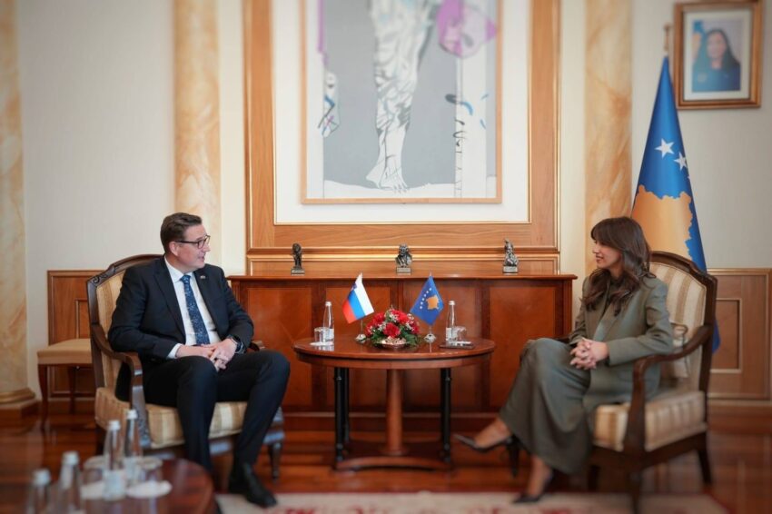 Haxhiu priti në takim Ambasadorin e Sllovenisë  Borut Blaj  biseda kryesore bashkëpunimi ndërmjet dy vendeve
