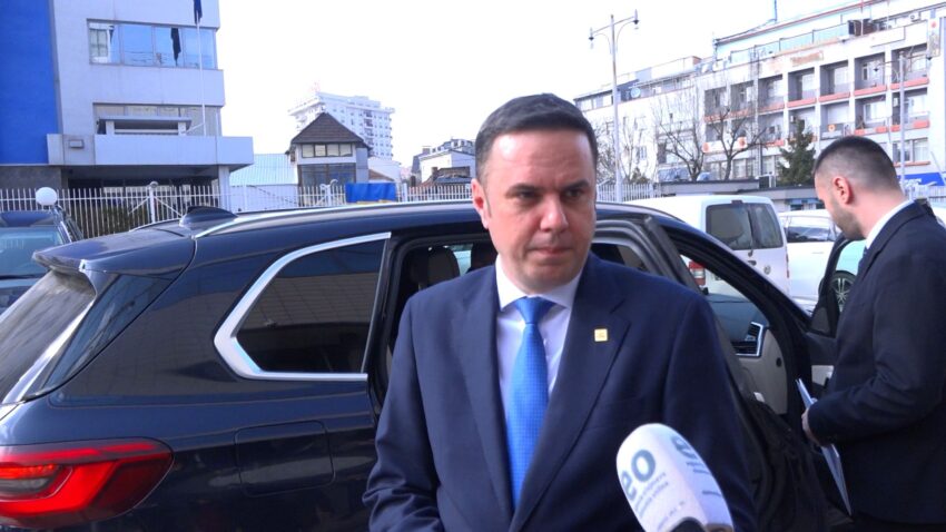 Abdixhiku i gatshëm për zgjedhjet  Kurdo që Presidentja e vlerëson