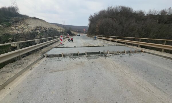 Lirohet për qarkullim magjistralja Pejë   Prishtinë