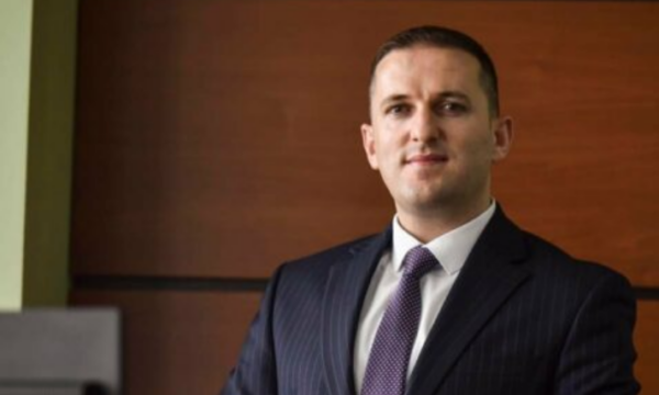 Juristi Fetahu për nismën e Osmanit  Amendamentet janë shpallur kundërkushtetuese  kjo është tallje