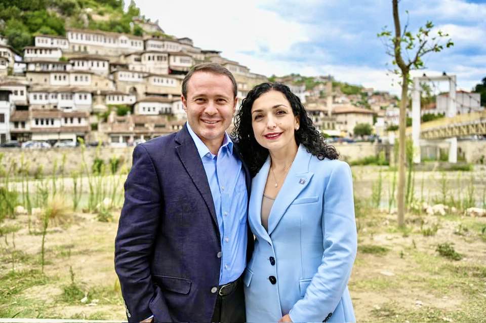 Bashkëshorti i Presidentes mirëpret dorëheqjen e Avdylit nga Guxo  Heshtja ndaj linçimit dhe thirrjeve për pushkatim është bashkëfajësi