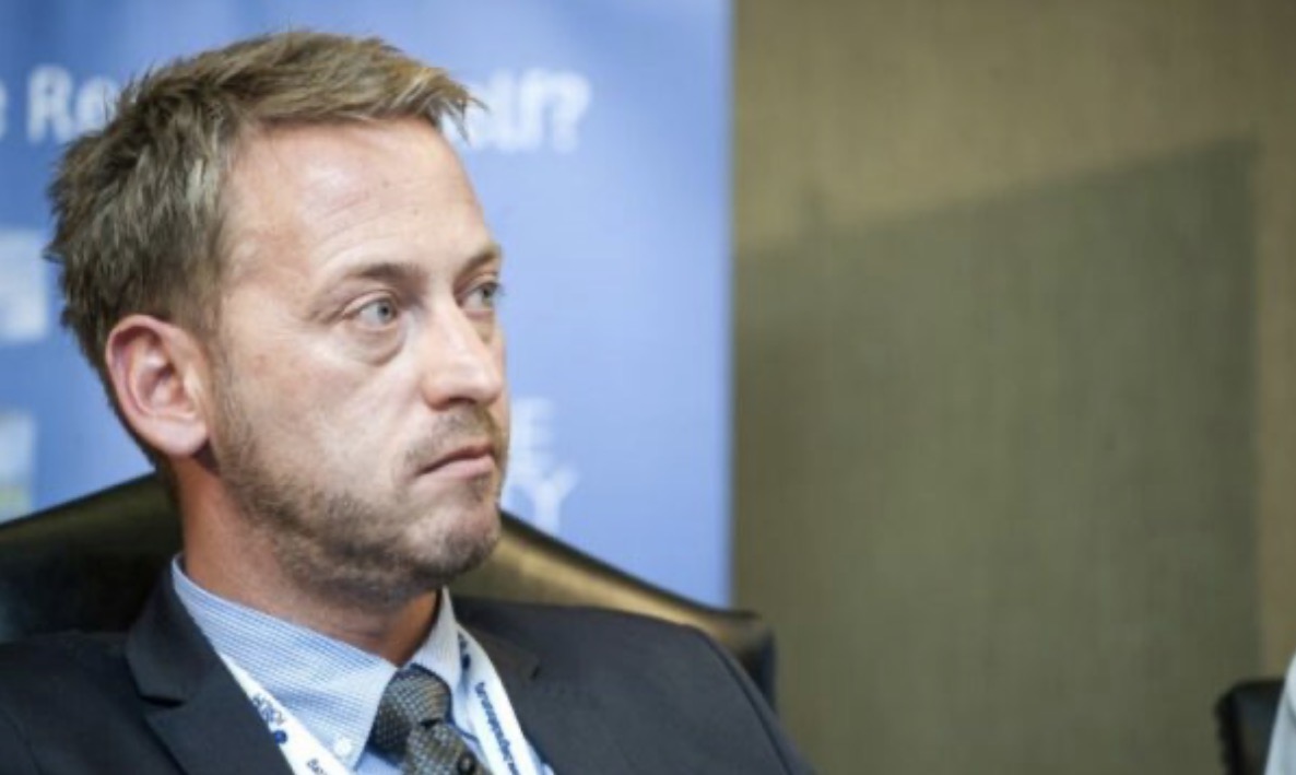 Deda  Do të ishte korrektësi minimale që Kurti me kohë t i tregonte Osmanit se nuk e përkrah për mandat të dytë